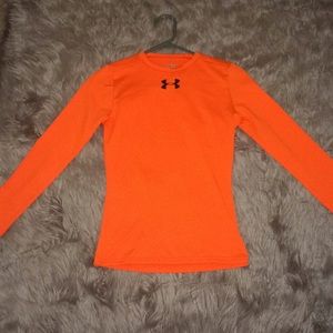 Boys/girl's sporty under amour long sleeve shirt!